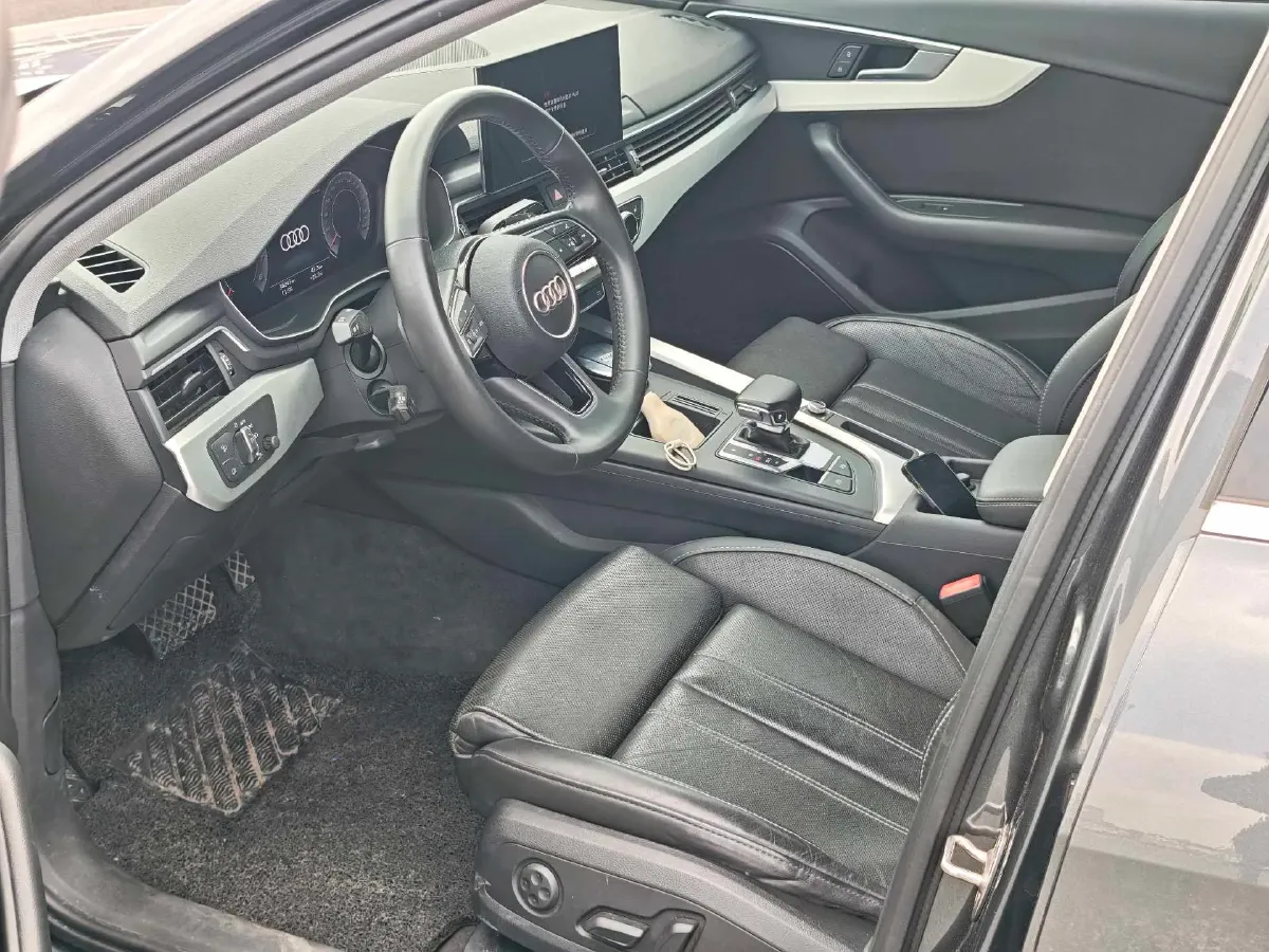 2020 Audi A4L 2.0T 190HP L4 7DCT,autocango,china used car exporter,china ev exporter,chinese used car exporter,chinese used ev exporter