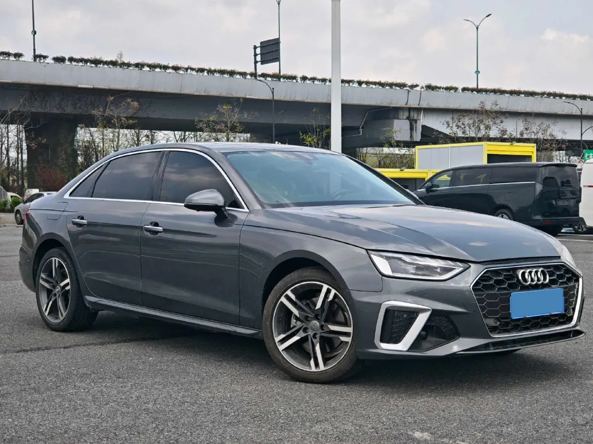 2020 Audi A4L 2.0T 190HP L4 7DCT,autocango,china used car exporter,china ev exporter,chinese used car exporter,chinese used ev exporter