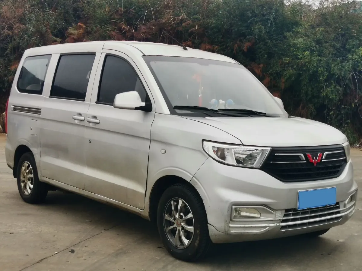 2021 WuLing HongGuang Plus 1.5T 147HP L4 6MT,autocango,china used car exporter,china ev exporter,chinese used car exporter,chinese used ev exporter