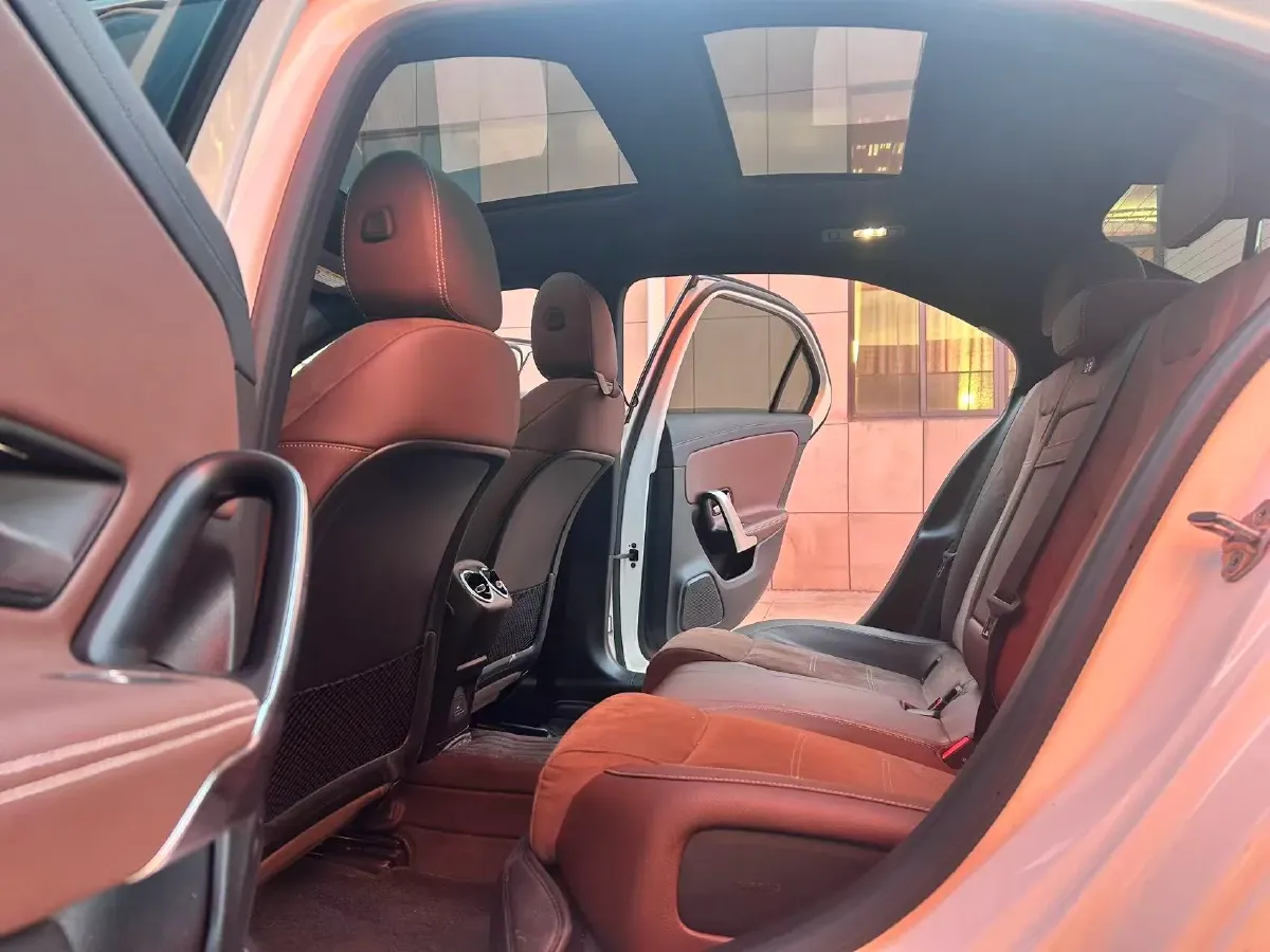 2023 Mercedes-Benz A Class 1.3T 163HP L4 7DCT,autocango,china used car exporter,china ev exporter,chinese used car exporter,chinese used ev exporter