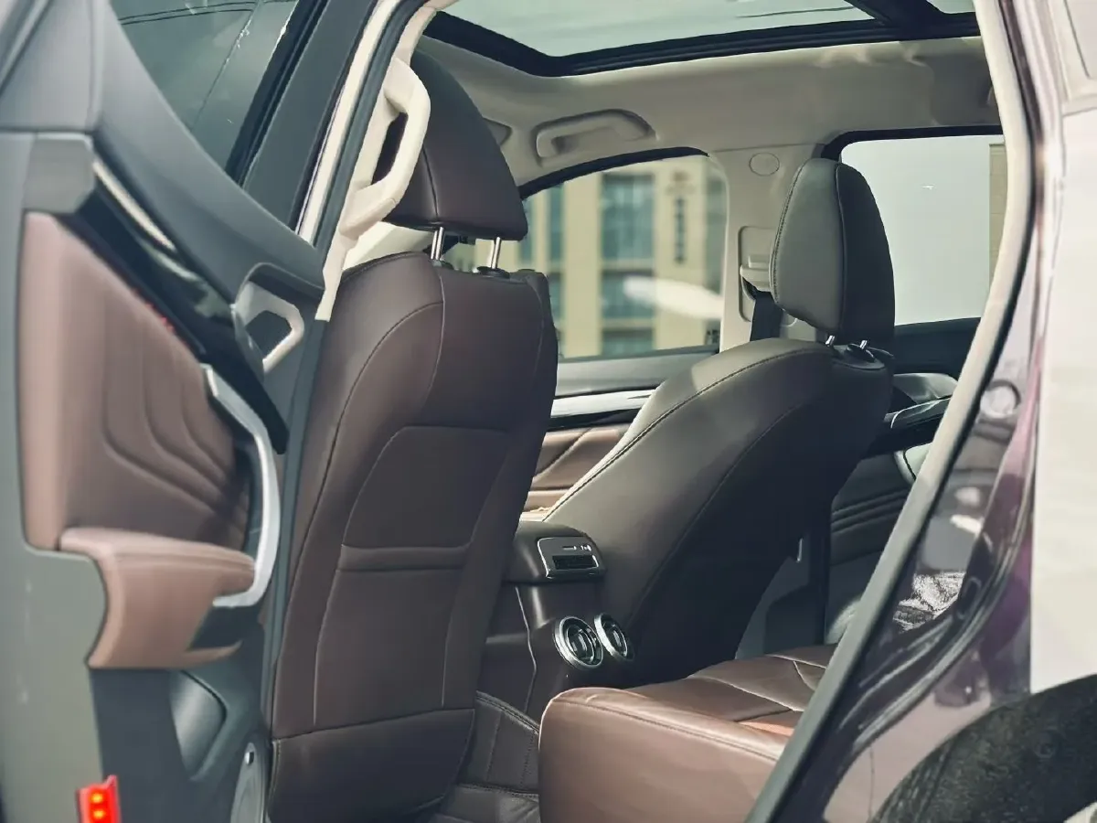 2017 WEY VV7 2.0T 234HP L4 7DCT,autocango,china used car exporter,china ev exporter,chinese used car exporter,chinese used ev exporter