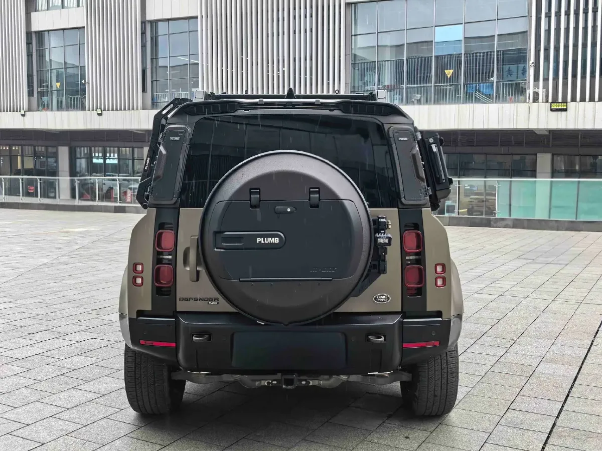 2022 Land Rover Defender 3.0T 400HP L6 8AT,autocango,china used car exporter,china ev exporter,chinese used car exporter,chinese used ev exporter