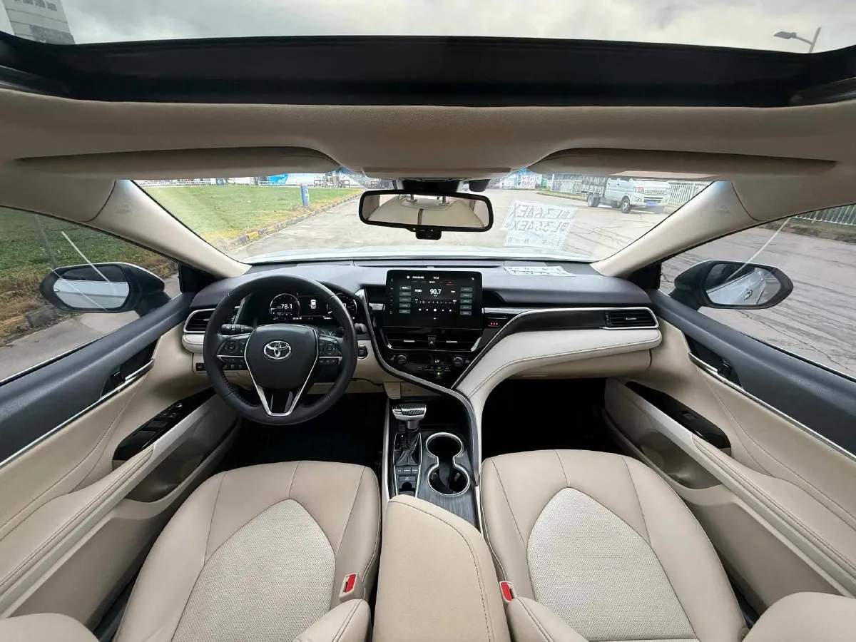 2021 Toyota Camry 2.5L 209HP L4 8AT,autocango,china used car exporter,china ev exporter,chinese used car exporter,chinese used ev exporter