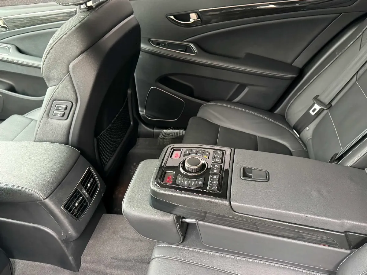 2019 Infiniti Q70 2.0T 211HP L4 7AT,autocango,china used car exporter,china ev exporter,chinese used car exporter,chinese used ev exporter