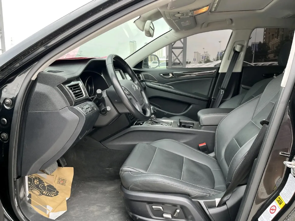 2019 Infiniti Q70 2.0T 211HP L4 7AT,autocango,china used car exporter,china ev exporter,chinese used car exporter,chinese used ev exporter