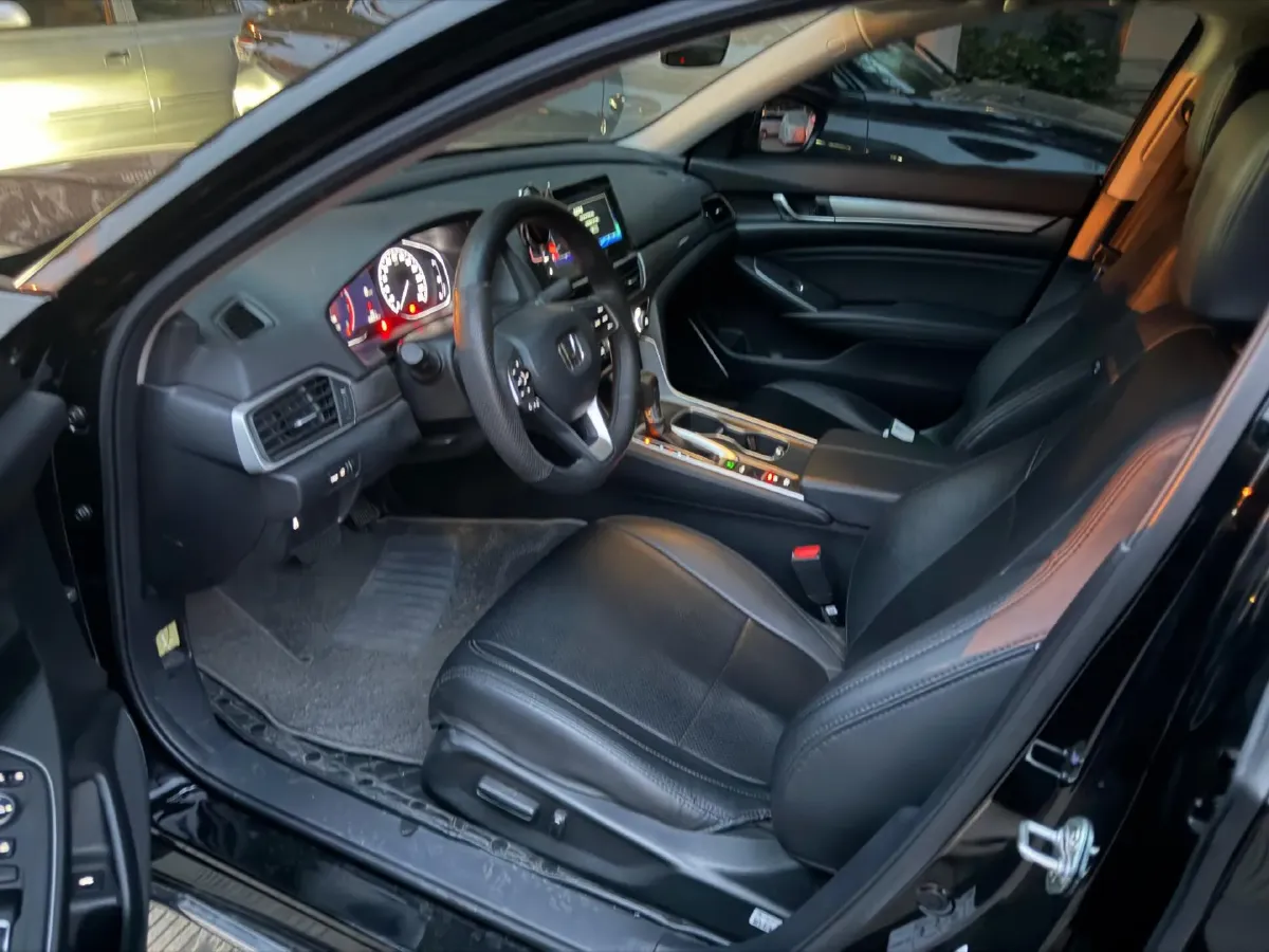 2022 Honda Accord 1.5T 194HP L4 CVT,autocango,china used car exporter,china ev exporter,chinese used car exporter,chinese used ev exporter