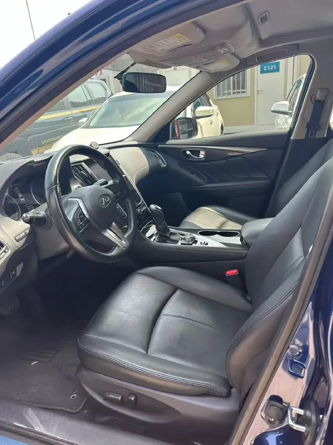 2018 Jeep Grand Commander 2.0T 265HP L4 9AT,autocango,china used car exporter,china ev exporter,chinese used car exporter,chinese used ev exporter