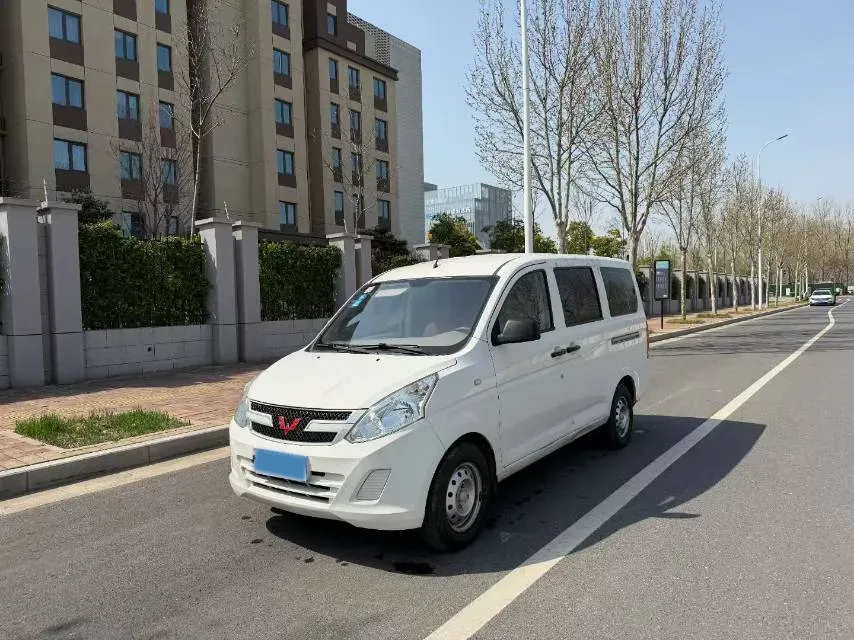 2018 WuLing RongGuang V 1.2L 88HP L4 5MT,autocango,china used car exporter,china ev exporter,chinese used car exporter,chinese used ev exporter