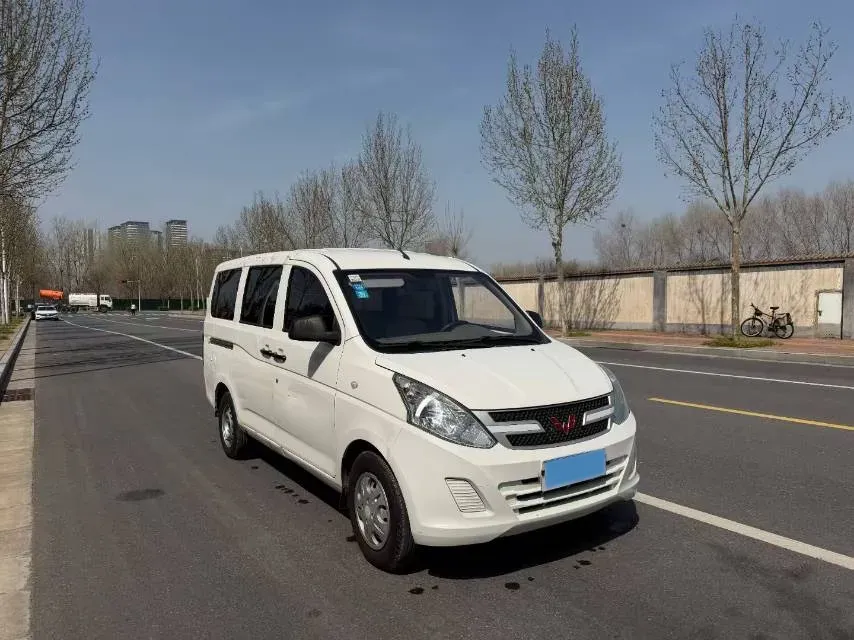 2018 WuLing RongGuang V 1.2L 88HP L4 5MT,autocango,china used car exporter,china ev exporter,chinese used car exporter,chinese used ev exporter
