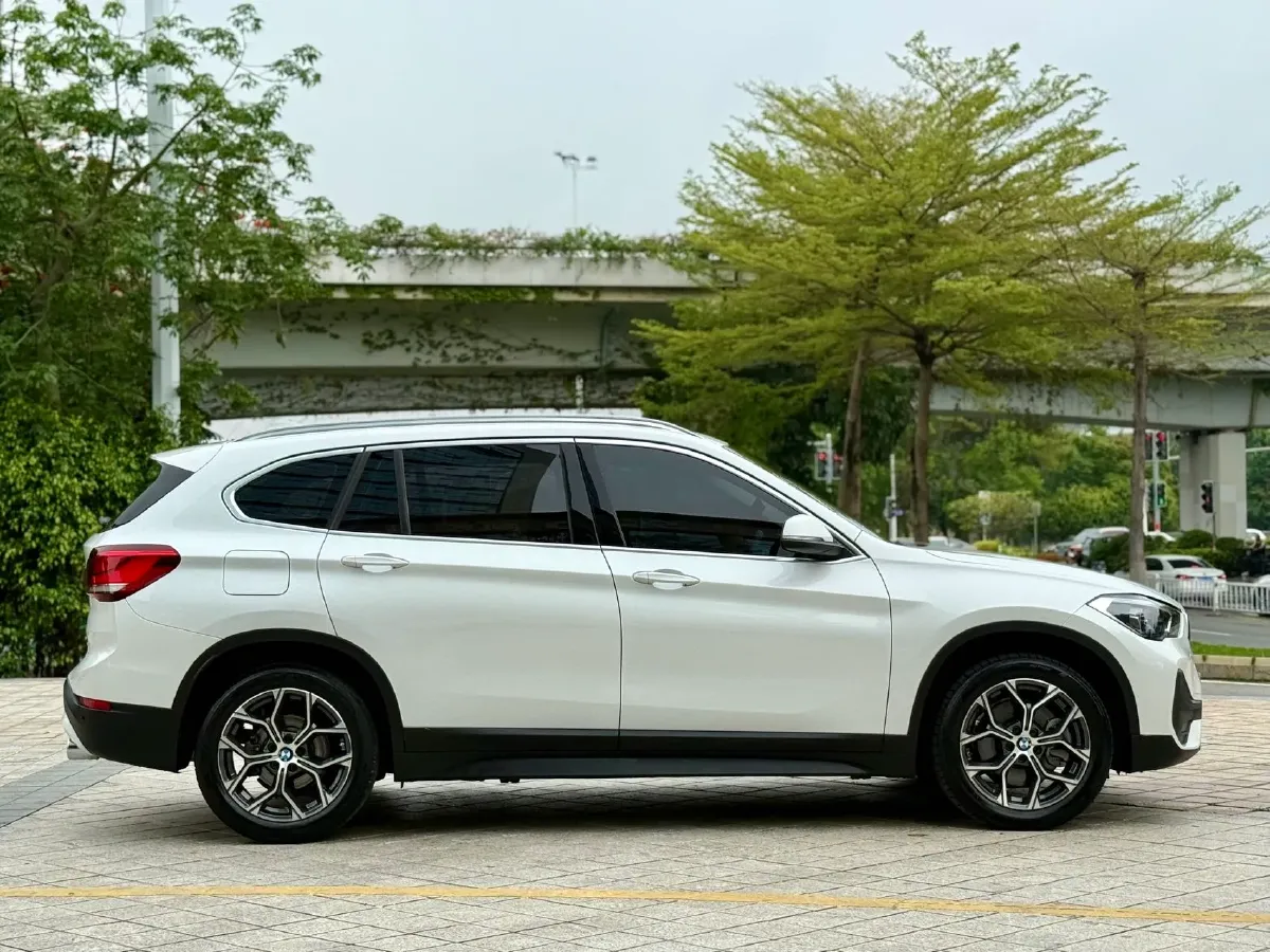 2022 BMW X1 2.0T 192HP L4 7DCT,autocango,china used car exporter,china ev exporter,chinese used car exporter,chinese used ev exporter