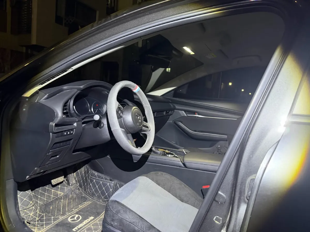 2023 Mazda 3 Axela 2.0L 158HP L4 6AT,autocango,china used car exporter,china ev exporter,chinese used car exporter,chinese used ev exporter