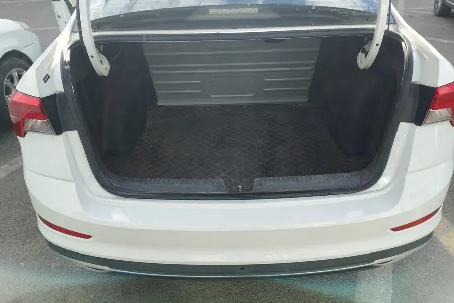 2022 Skoda Rapid 1.5L 112HP L4 6AT,autocango,china used car exporter,china ev exporter,chinese used car exporter,chinese used ev exporter