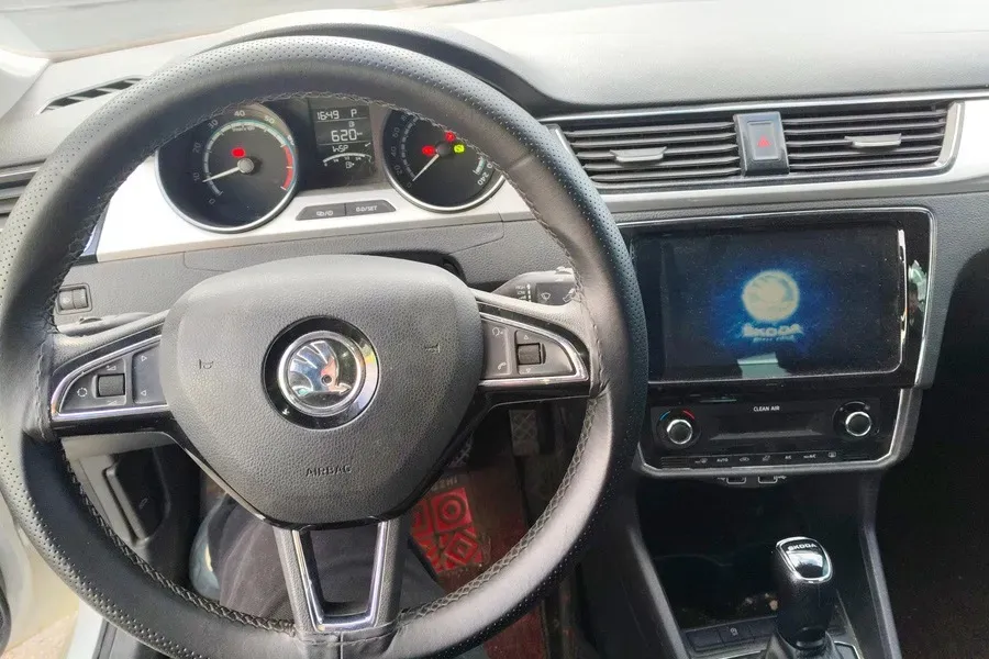 2022 Skoda Rapid 1.5L 112HP L4 6AT,autocango,china used car exporter,china ev exporter,chinese used car exporter,chinese used ev exporter