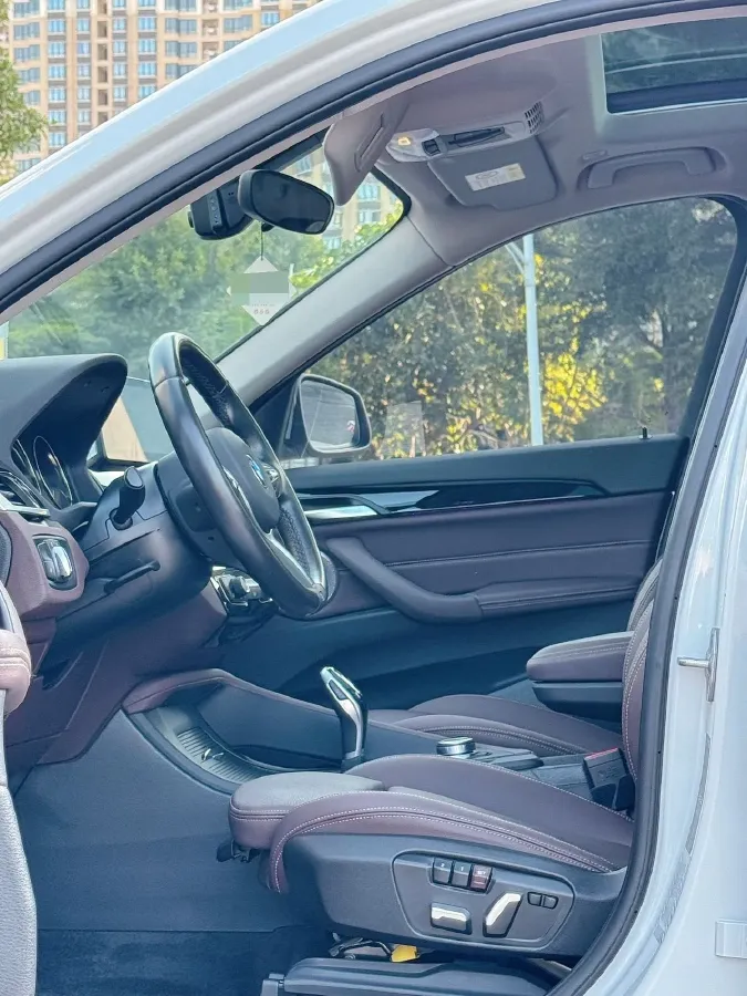 2021 BMW X1 2.0T 192HP L4 7DCT,autocango,china used car exporter,china ev exporter,chinese used car exporter,chinese used ev exporter