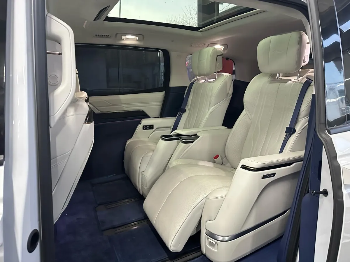 2023 Buick Century 2.0T 237HP L4 9AT,autocango,china used car exporter,china ev exporter,chinese used car exporter,chinese used ev exporter