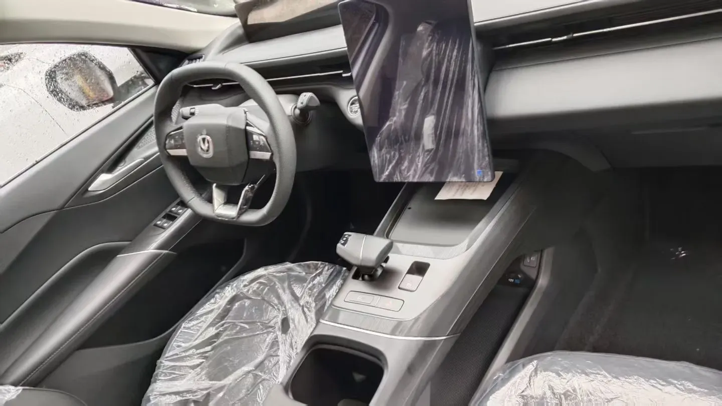 2025 ChangAn Eado 1.5T 192HP L4 7DCT,autocango,china used car exporter,china ev exporter,chinese used car exporter,chinese used ev exporter