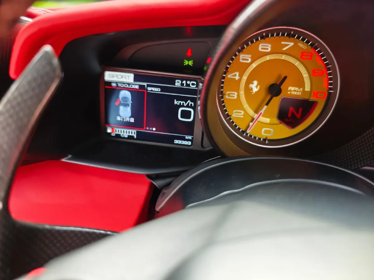 2015 Ferrari 488 3.9T 670HP V8 7DCT,autocango,china used car exporter,china ev exporter,chinese used car exporter,chinese used ev exporter