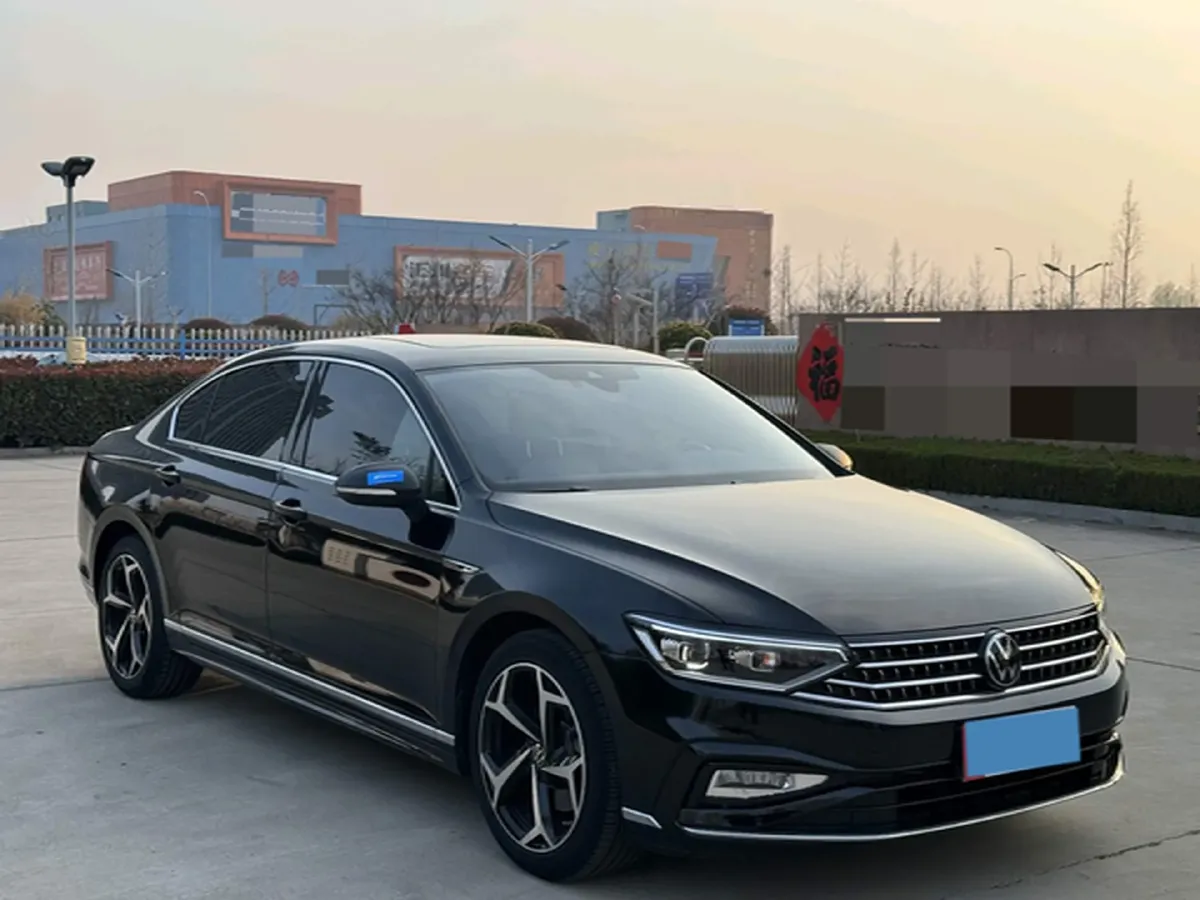 2023 Volkswagen Magotan 2.0T 186HP L4 7DCT,autocango,china used car exporter,china ev exporter,chinese used car exporter,chinese used ev exporter
