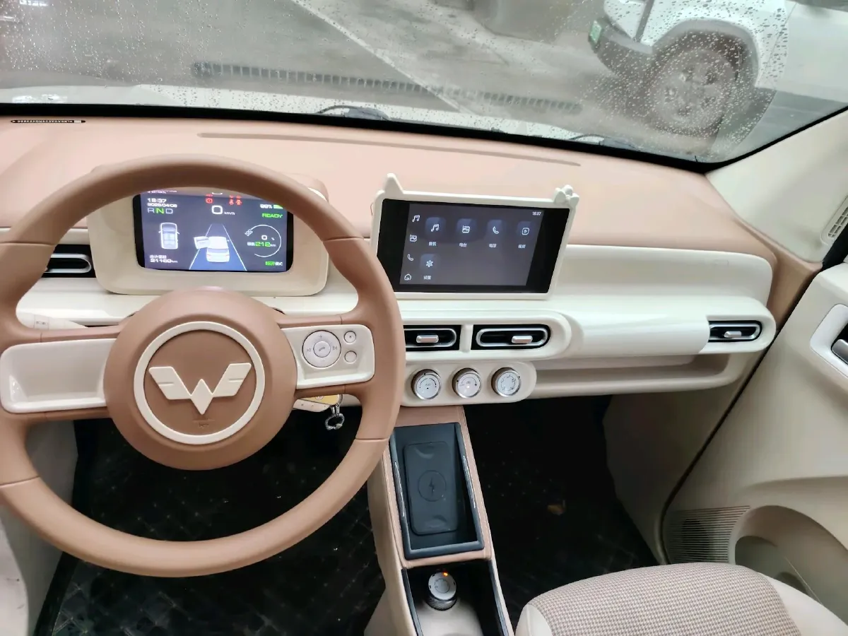 2024 WuLing HongGuang MINI EV BEV 17.3KWH,autocango,china used car exporter,china ev exporter,chinese used car exporter,chinese used ev exporter