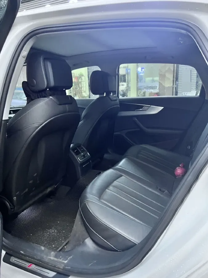 2020 Audi A4L 2.0T 190HP L4 7DCT,autocango,china used car exporter,china ev exporter,chinese used car exporter,chinese used ev exporter