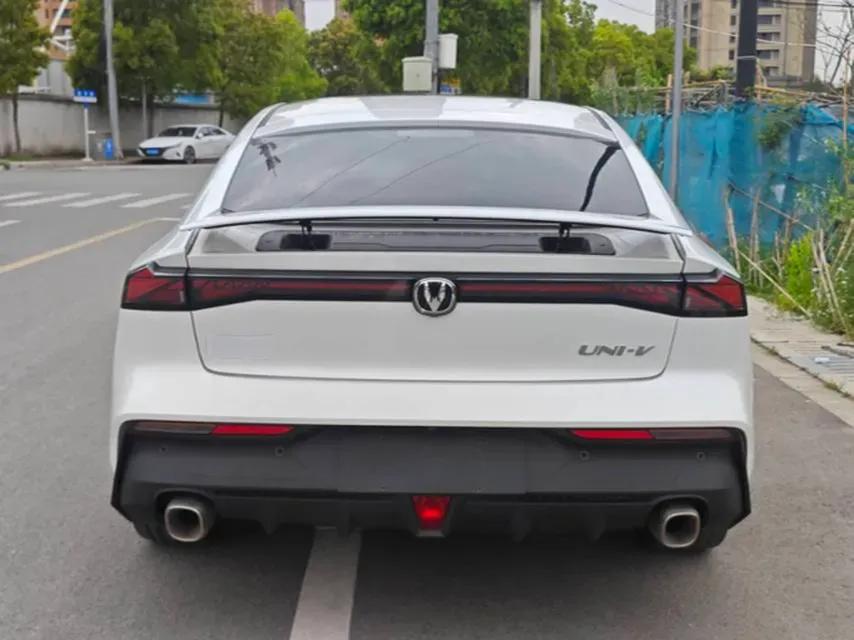 2023 ChangAn UNI-V 1.5T 188HP L4 7DCT,autocango,china used car exporter,china ev exporter,chinese used car exporter,chinese used ev exporter