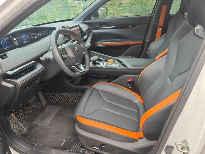 2023 ChangAn UNI-V 1.5T 188HP L4 7DCT,autocango,china used car exporter,china ev exporter,chinese used car exporter,chinese used ev exporter