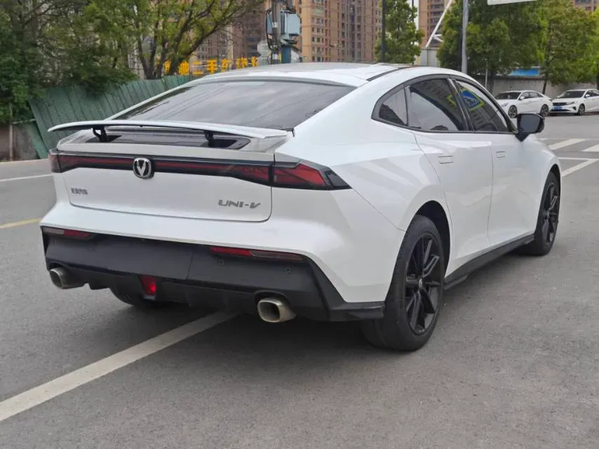 2023 ChangAn UNI-V 1.5T 188HP L4 7DCT,autocango,china used car exporter,china ev exporter,chinese used car exporter,chinese used ev exporter