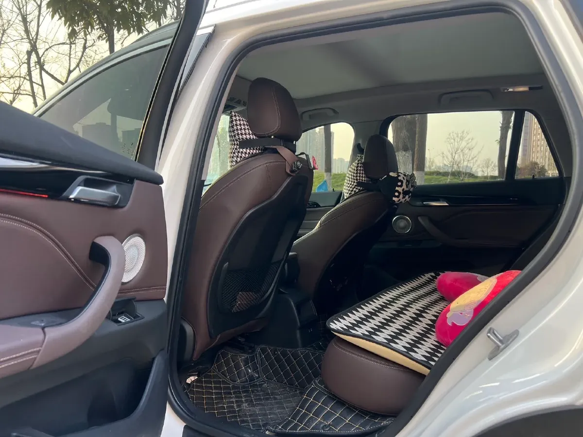 2022 BMW X1 1.5T 140HP L3 7DCT,autocango,china used car exporter,china ev exporter,chinese used car exporter,chinese used ev exporter