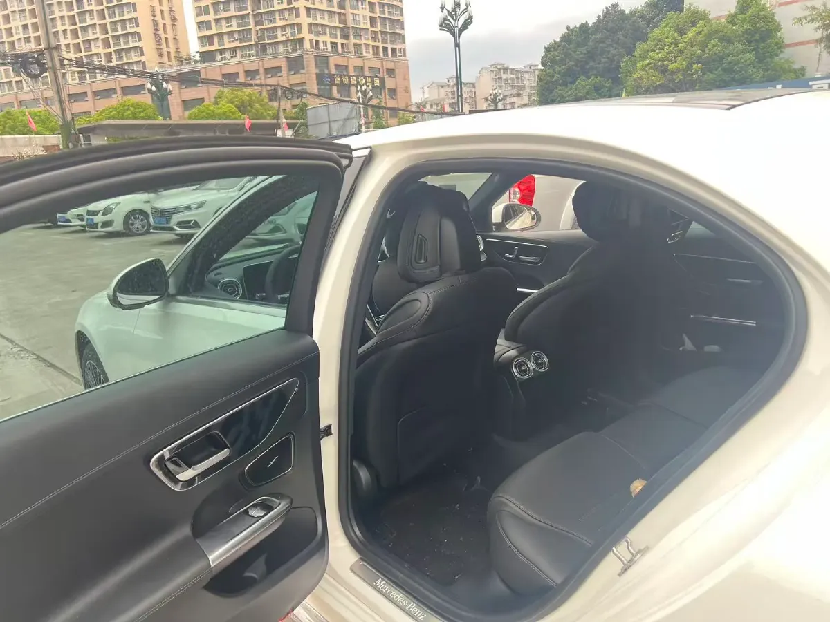 2025 Mercedes-Benz C Class 1.5T 204HP L4 9AT,autocango,china used car exporter,china ev exporter,chinese used car exporter,chinese used ev exporter