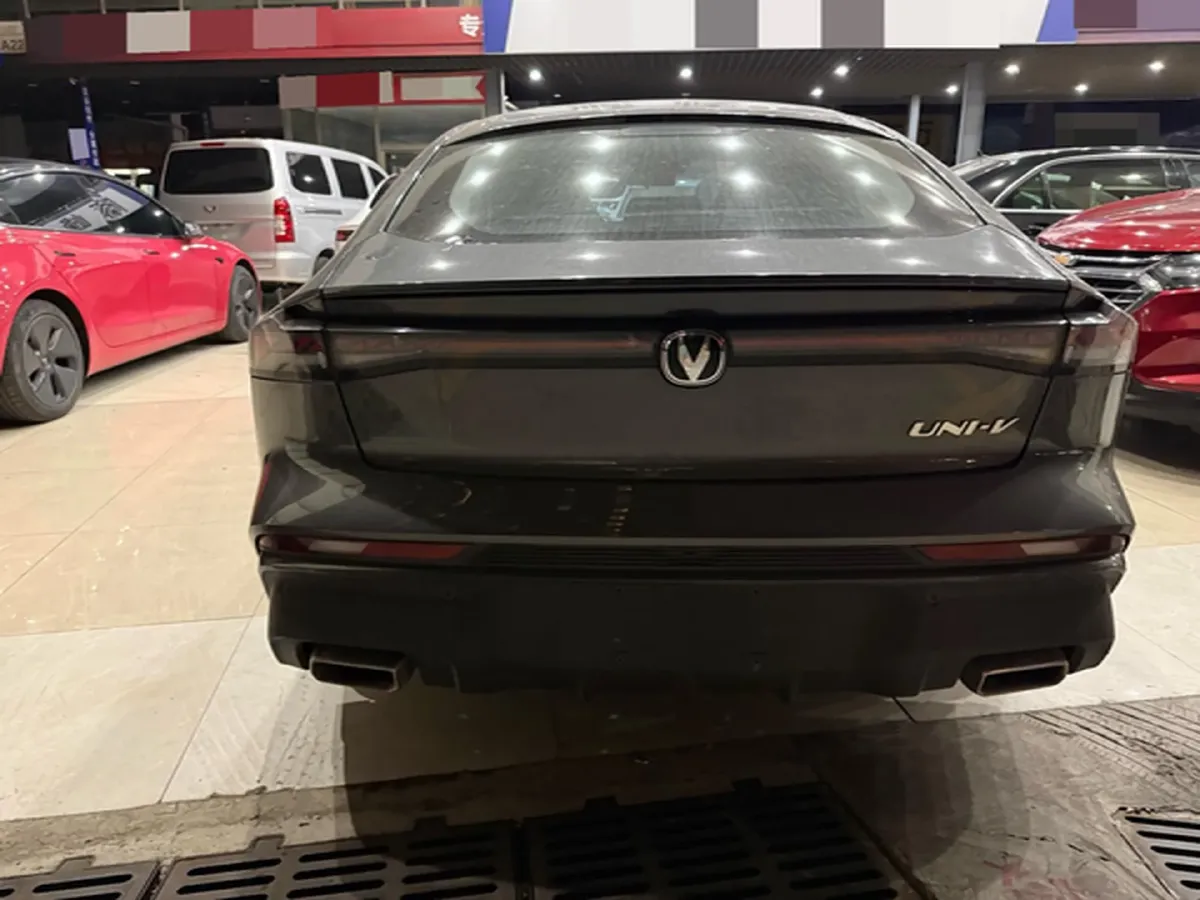 2024 ChangAn UNI-V 1.5T 188HP L4 7DCT,autocango,china used car exporter,china ev exporter,chinese used car exporter,chinese used ev exporter