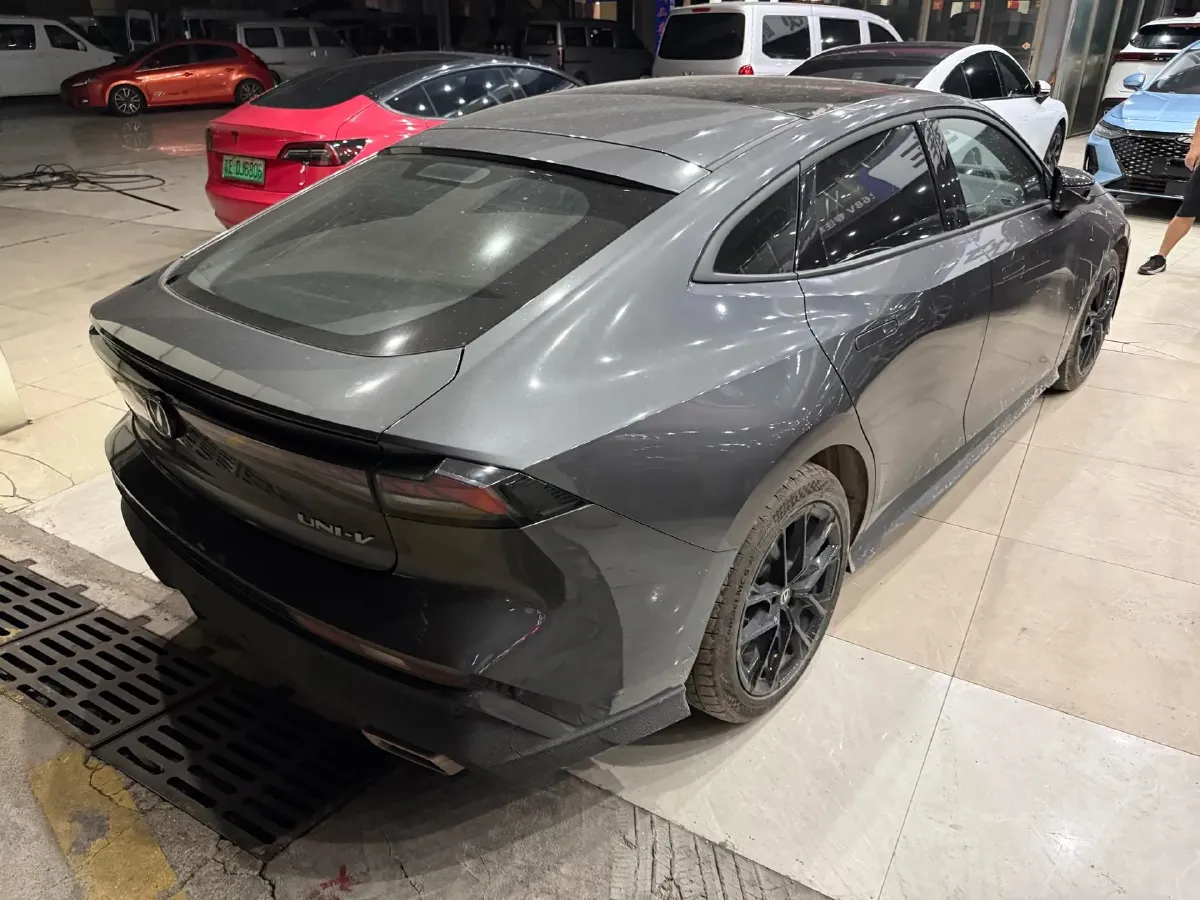 2024 ChangAn UNI-V 1.5T 188HP L4 7DCT,autocango,china used car exporter,china ev exporter,chinese used car exporter,chinese used ev exporter