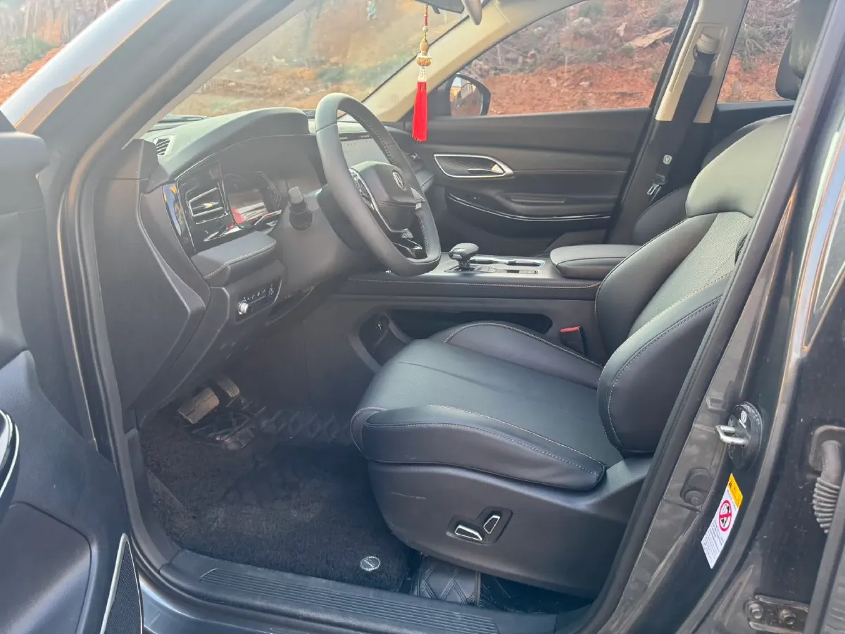 2025 ChangAn CS75 1.5T 188HP L4 7DCT,autocango,china used car exporter,china ev exporter,chinese used car exporter,chinese used ev exporter