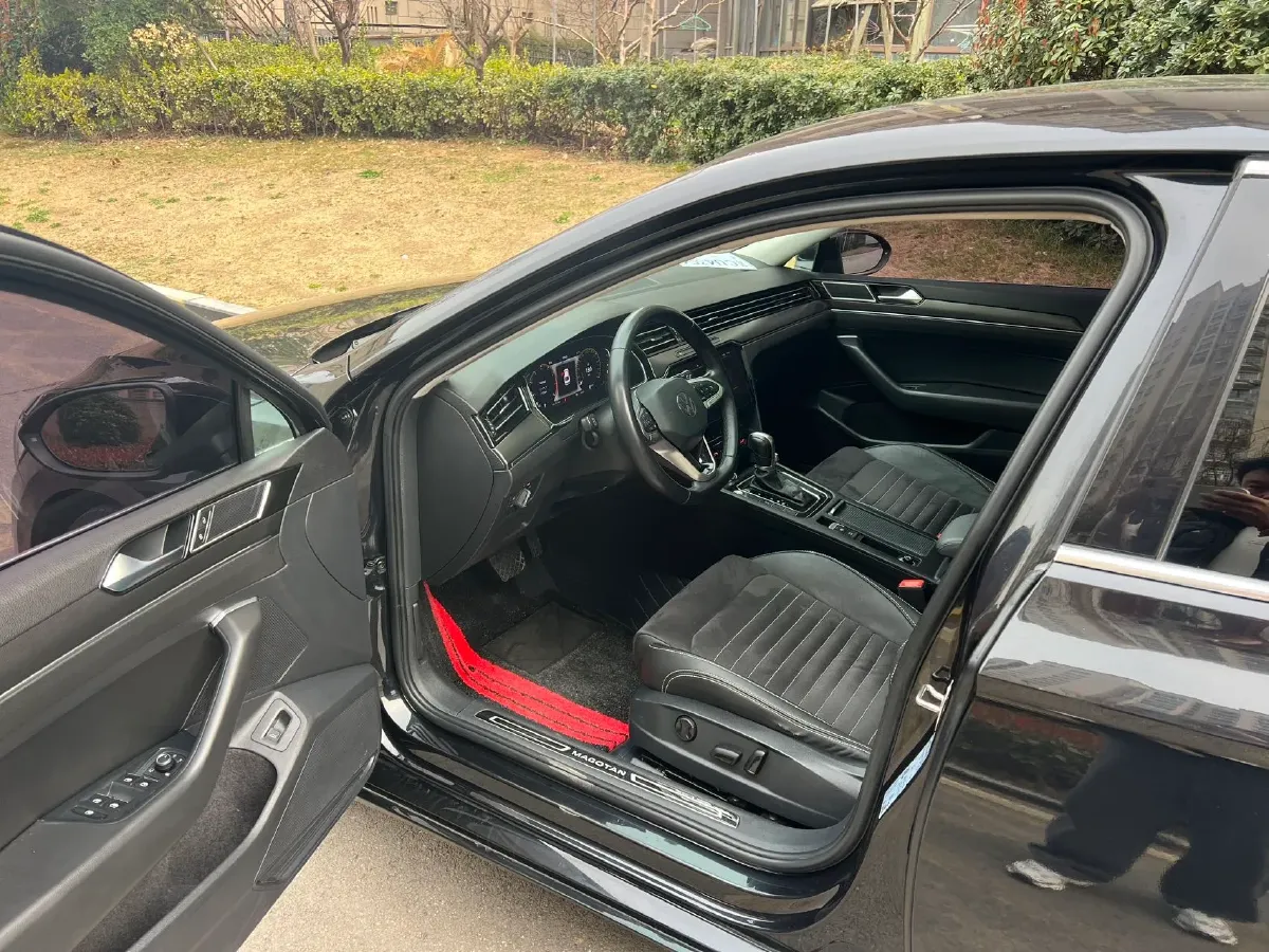 2020 Volkswagen Magotan 2.0T 186HP L4 7DCT,autocango,china used car exporter,china ev exporter,chinese used car exporter,chinese used ev exporter