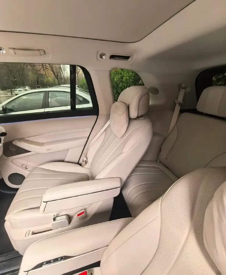 2025 AITO AITO M8 BEV,autocango,china used car exporter,china ev exporter,chinese used car exporter,chinese used ev exporter