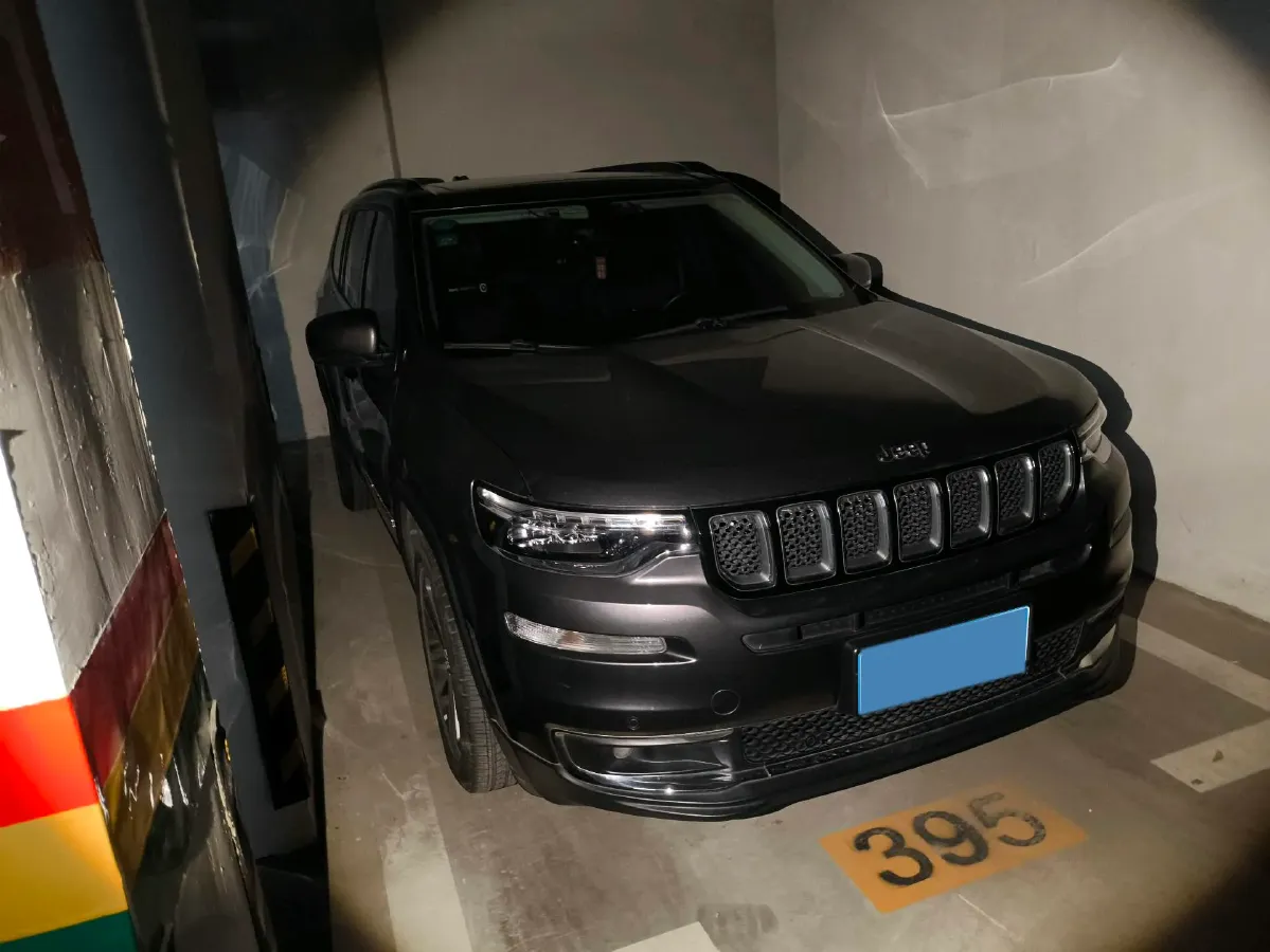 2018 Jeep Grand Commander 2.0T 234HP L4 9AT,autocango,china used car exporter,china ev exporter,chinese used car exporter,chinese used ev exporter