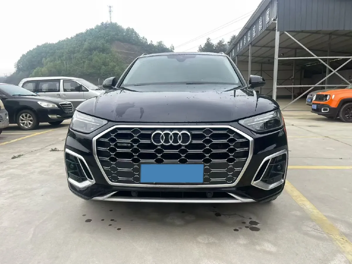 2023 Audi Q5L 2.0T 190HP L4 7DCT,autocango,china used car exporter,china ev exporter,chinese used car exporter,chinese used ev exporter