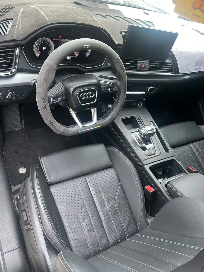 2023 Audi Q5L 2.0T 190HP L4 7DCT,autocango,china used car exporter,china ev exporter,chinese used car exporter,chinese used ev exporter