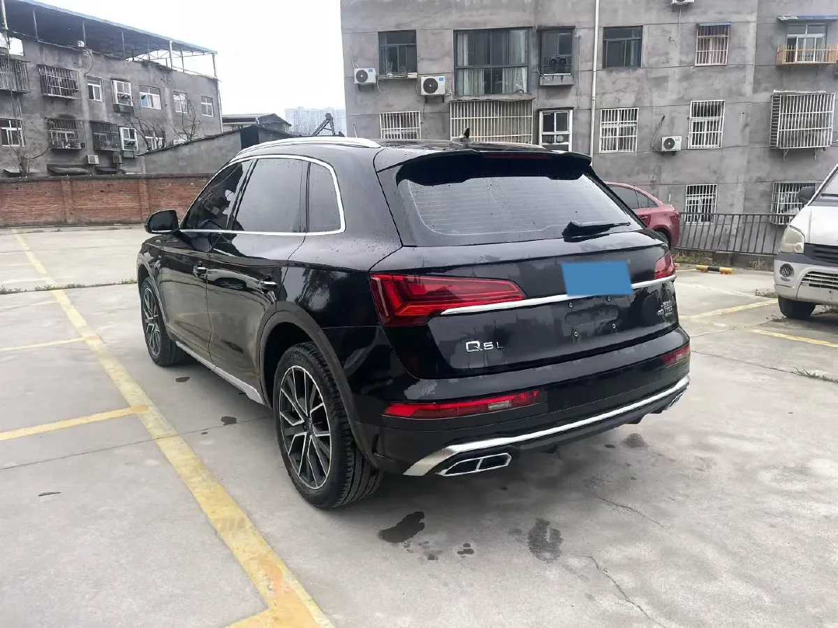 2023 Audi Q5L 2.0T 190HP L4 7DCT,autocango,china used car exporter,china ev exporter,chinese used car exporter,chinese used ev exporter
