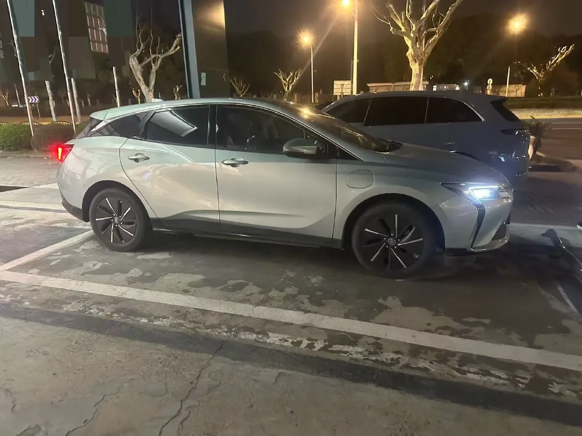 2022 Buick Velite 6 BEV 61.1KWH,autocango,china used car exporter,china ev exporter,chinese used car exporter,chinese used ev exporter