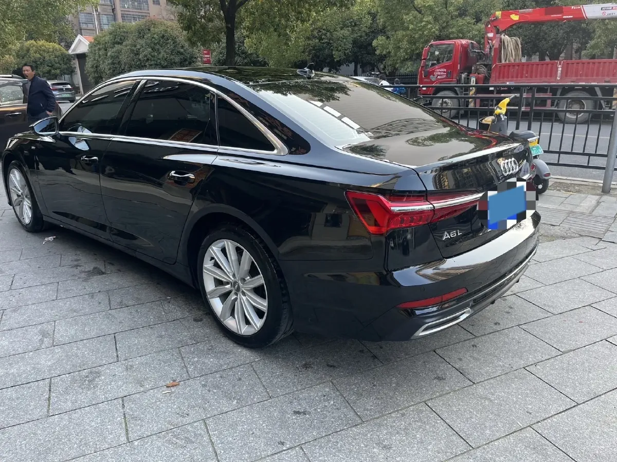 2021 Audi A6L 2.0T 224HP L4 7DCT,autocango,china used car exporter,china ev exporter,chinese used car exporter,chinese used ev exporter