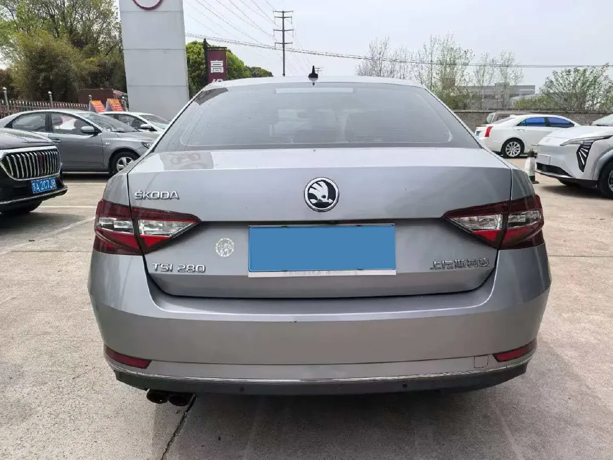 2018 Skoda Superb 1.8T 180HP L4 7DCT,autocango,china used car exporter,china ev exporter,chinese used car exporter,chinese used ev exporter