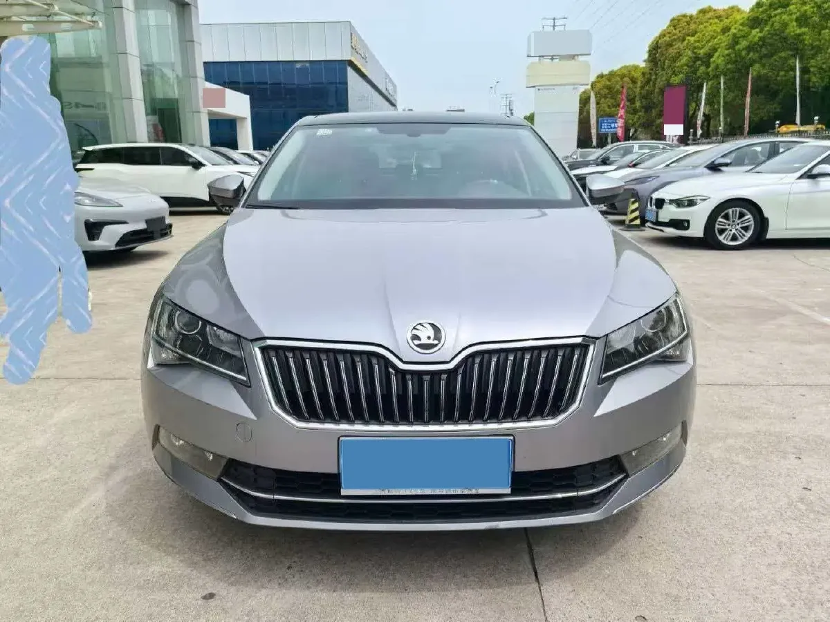 2018 Skoda Superb 1.8T 180HP L4 7DCT,autocango,china used car exporter,china ev exporter,chinese used car exporter,chinese used ev exporter