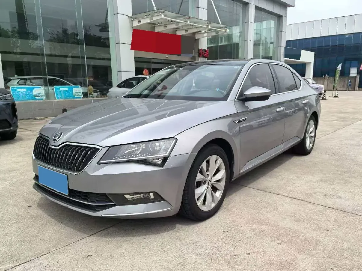 2018 Skoda Superb 1.8T 180HP L4 7DCT,autocango,china used car exporter,china ev exporter,chinese used car exporter,chinese used ev exporter