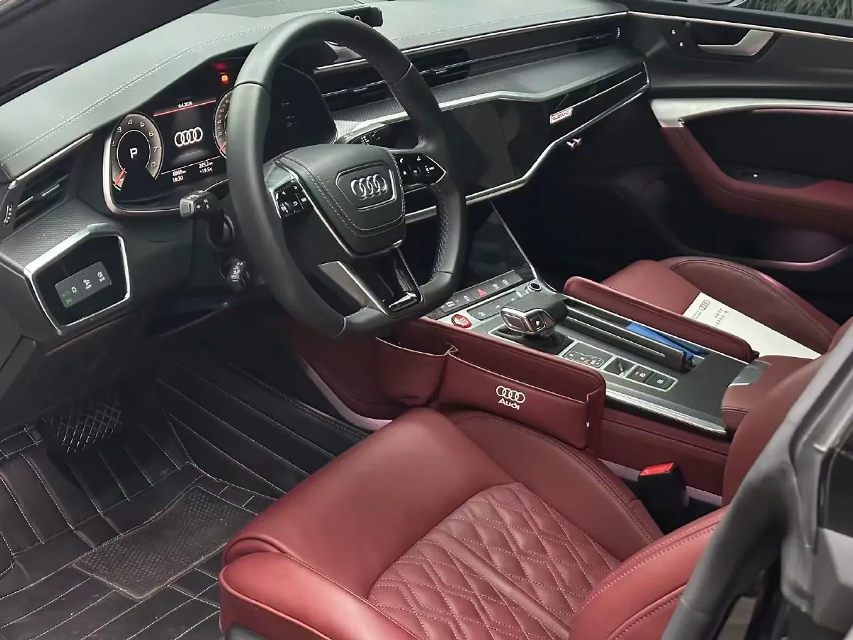 2024 Audi A7L 2.0T 245HP L4 7DCT,autocango,china used car exporter,china ev exporter,chinese used car exporter,chinese used ev exporter