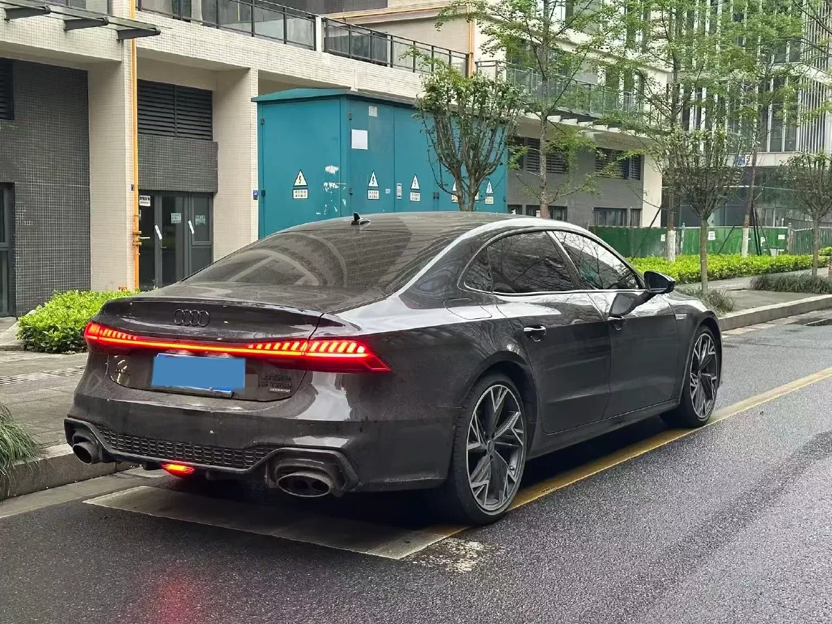 2024 Audi A7L 2.0T 245HP L4 7DCT,autocango,china used car exporter,china ev exporter,chinese used car exporter,chinese used ev exporter