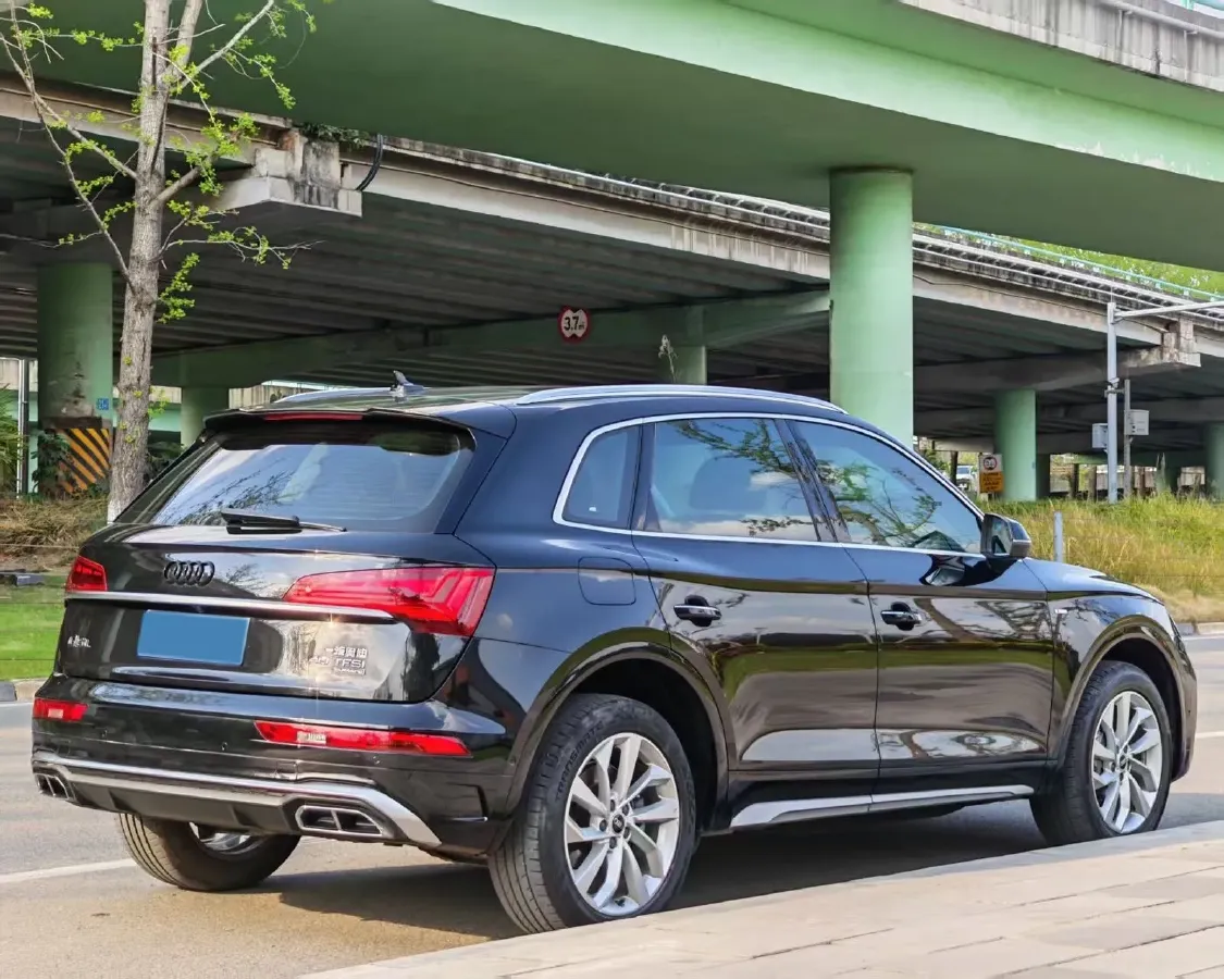 2022 Audi Q5L 2.0T 190HP L4 7DCT,autocango,china used car exporter,china ev exporter,chinese used car exporter,chinese used ev exporter