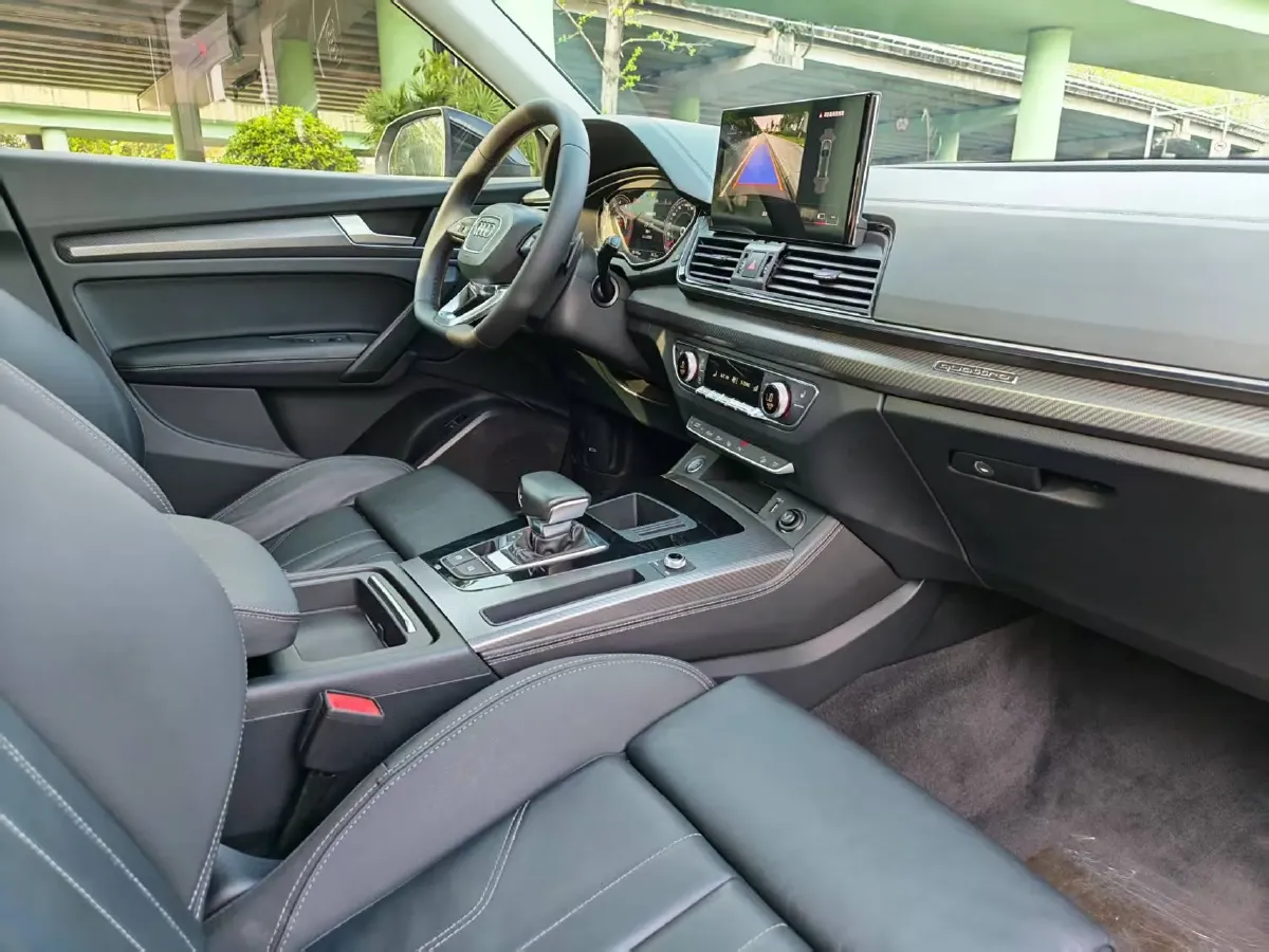 2022 Audi Q5L 2.0T 190HP L4 7DCT,autocango,china used car exporter,china ev exporter,chinese used car exporter,chinese used ev exporter