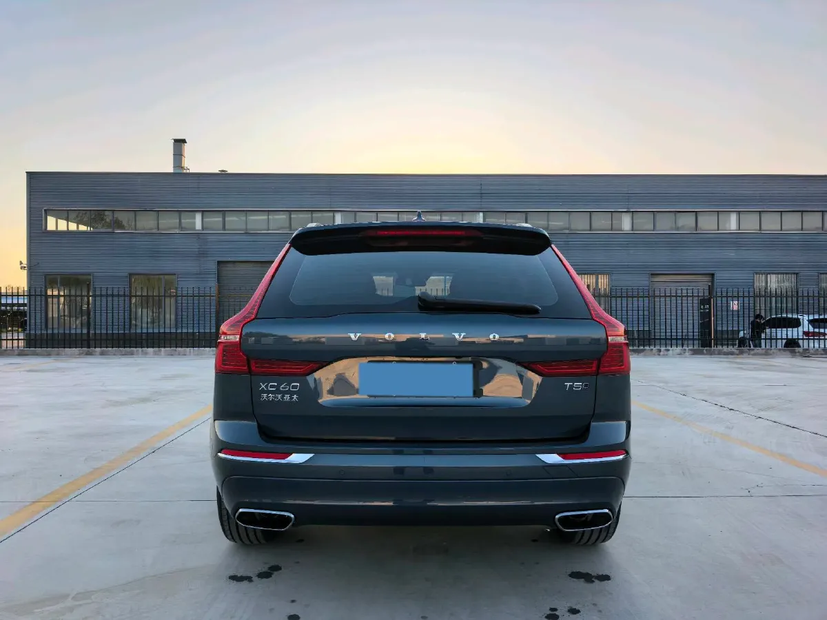 2021 Volvo XC60 2.0T 250HP L4 8AT,autocango,china used car exporter,china ev exporter,chinese used car exporter,chinese used ev exporter