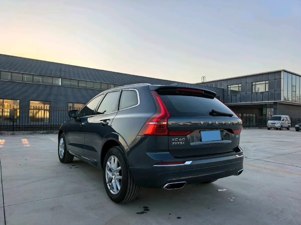 2021 Volvo XC60 2.0T 250HP L4 8AT,autocango,china used car exporter,china ev exporter,chinese used car exporter,chinese used ev exporter