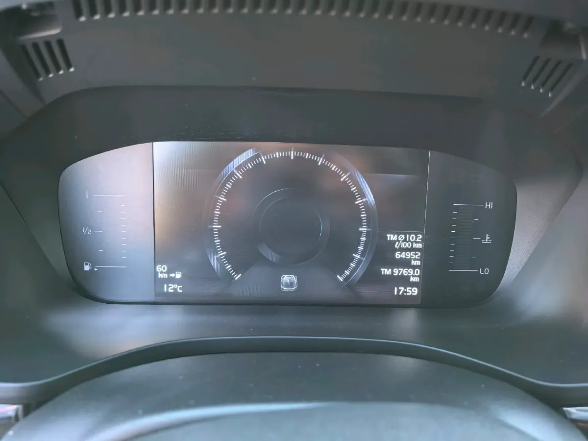 2021 Volvo XC60 2.0T 250HP L4 8AT,autocango,china used car exporter,china ev exporter,chinese used car exporter,chinese used ev exporter